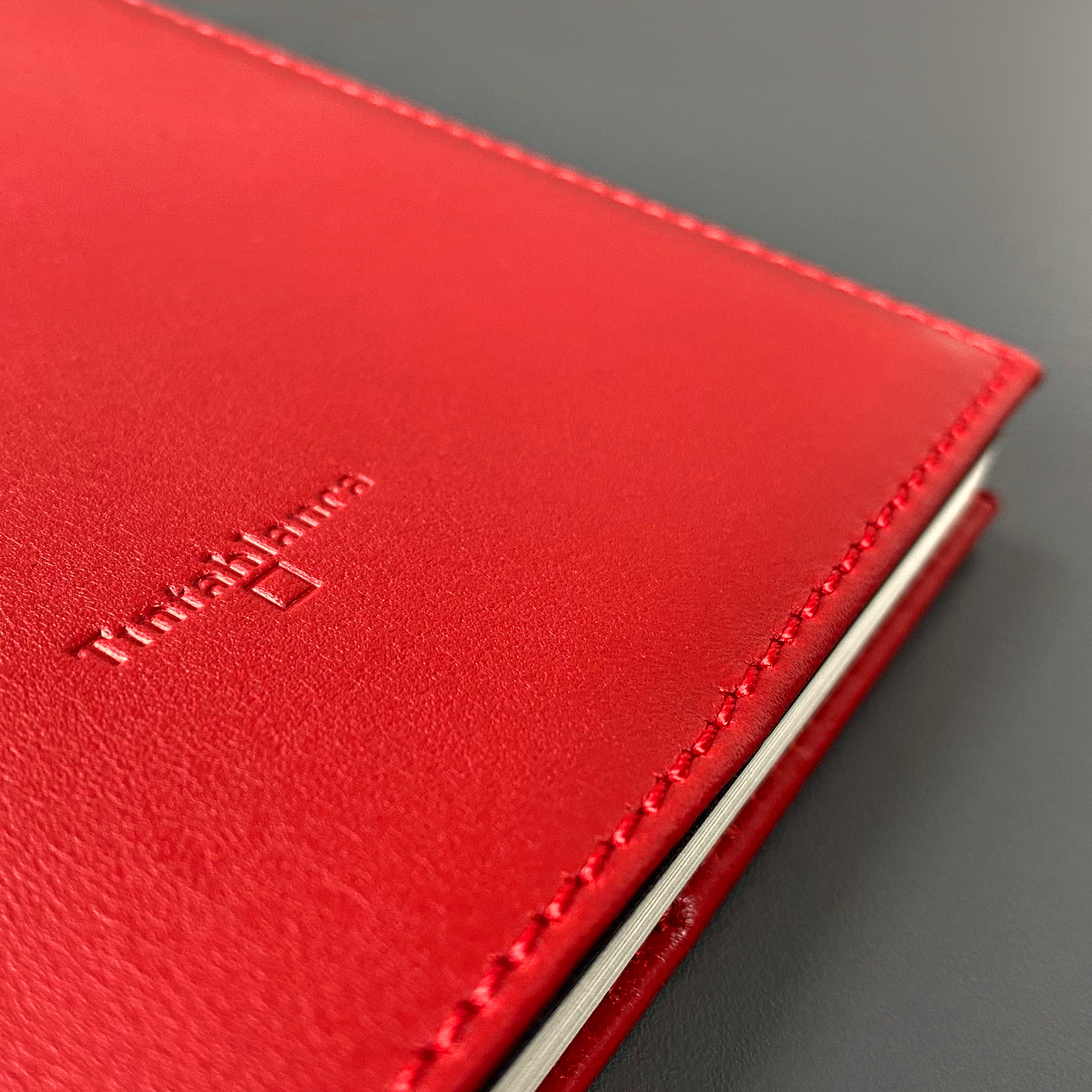 Cuaderno clásico con funda de piel rojo - Tintablanca